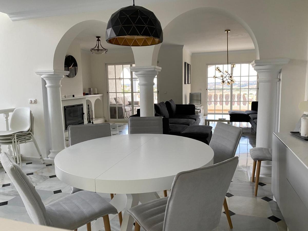 With A Big Garden And Heated Pool Villa Malaga