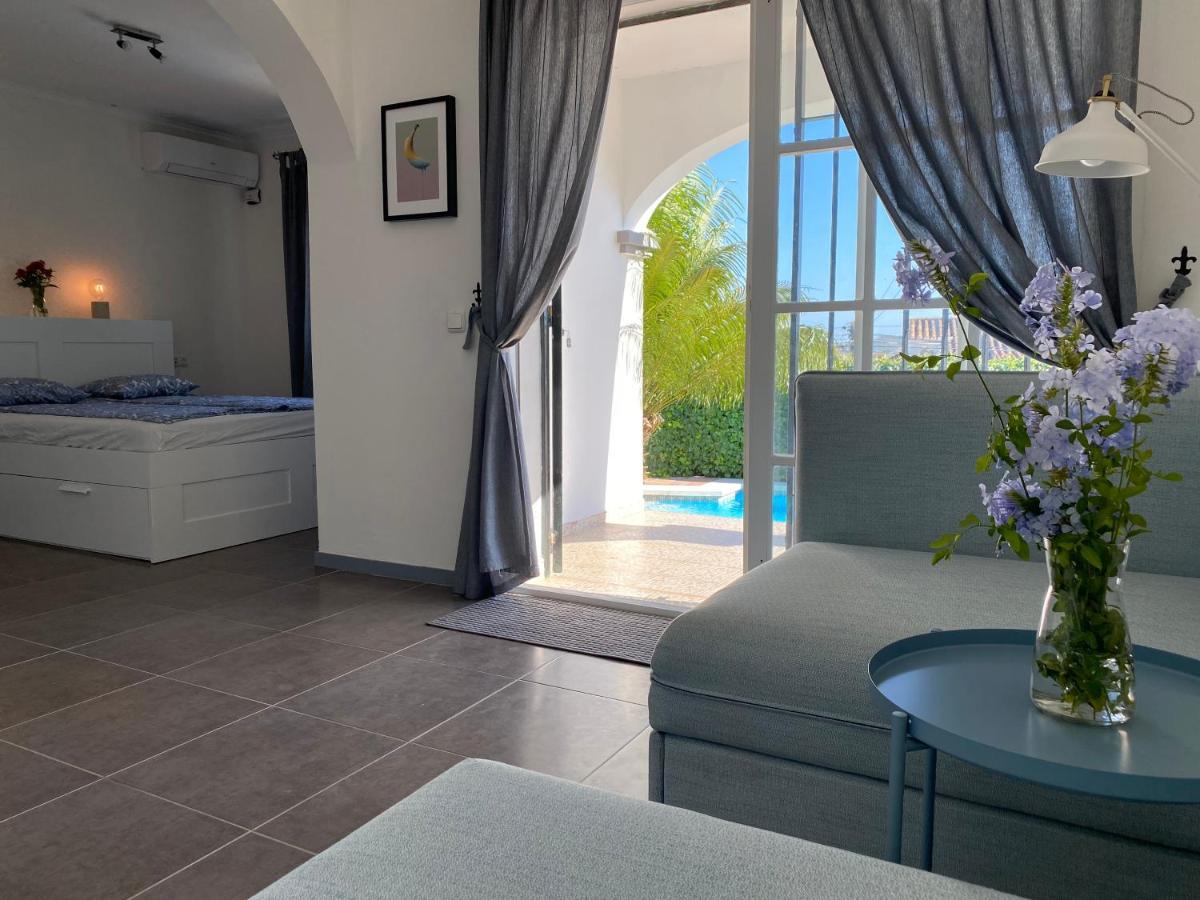 Villa With A Big Garden And Heated Pool Malaga